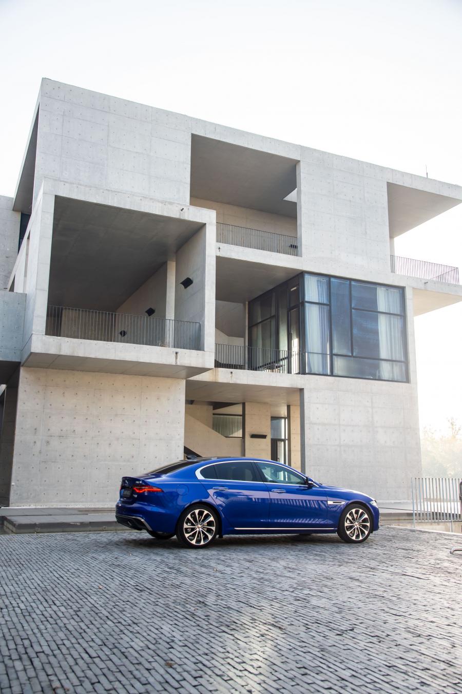  Jaguar XE L P200 S 2019 года  (CN) (фото 13 из 32)